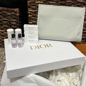 ⭐️Dior Pouch & Perfumes⭐️